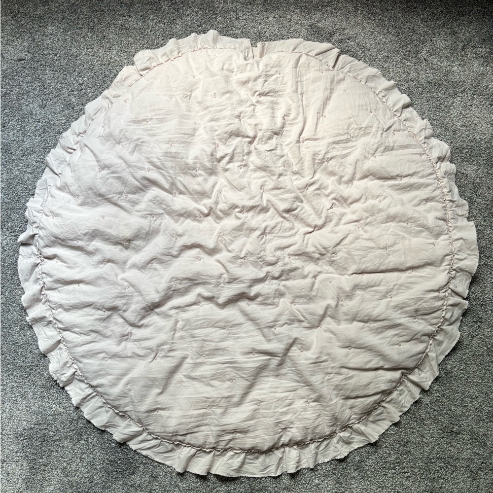 Round Ruffled Light Pink Baby Mat